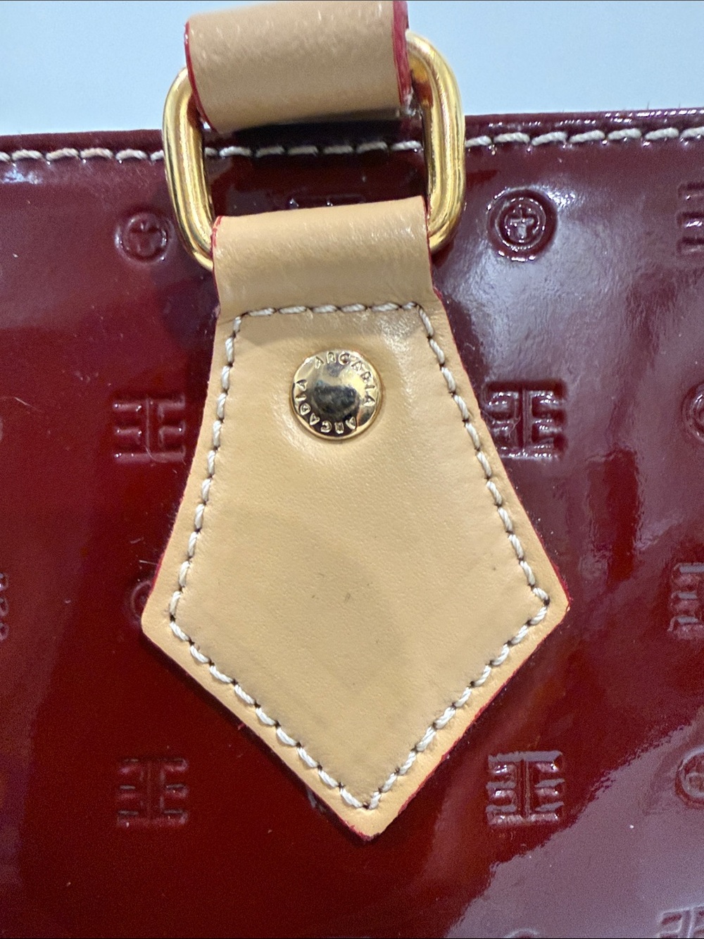 Arcadia Burgundy Patent Leather Shoulder Bag with Gold Plaque - Picture 5 of 11
